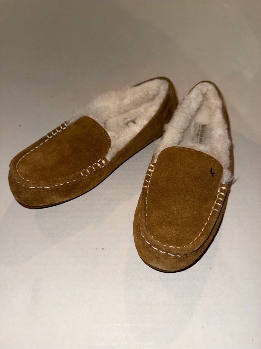 Koolaburra Tan Suede Moccasin Slippers with White Plush Lining